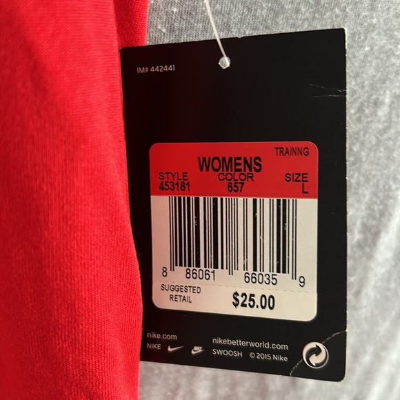 NWT. Women’s Nike fit-fit Chicago marathon Team RMHC running tee. Large. - Picture 2 of 6